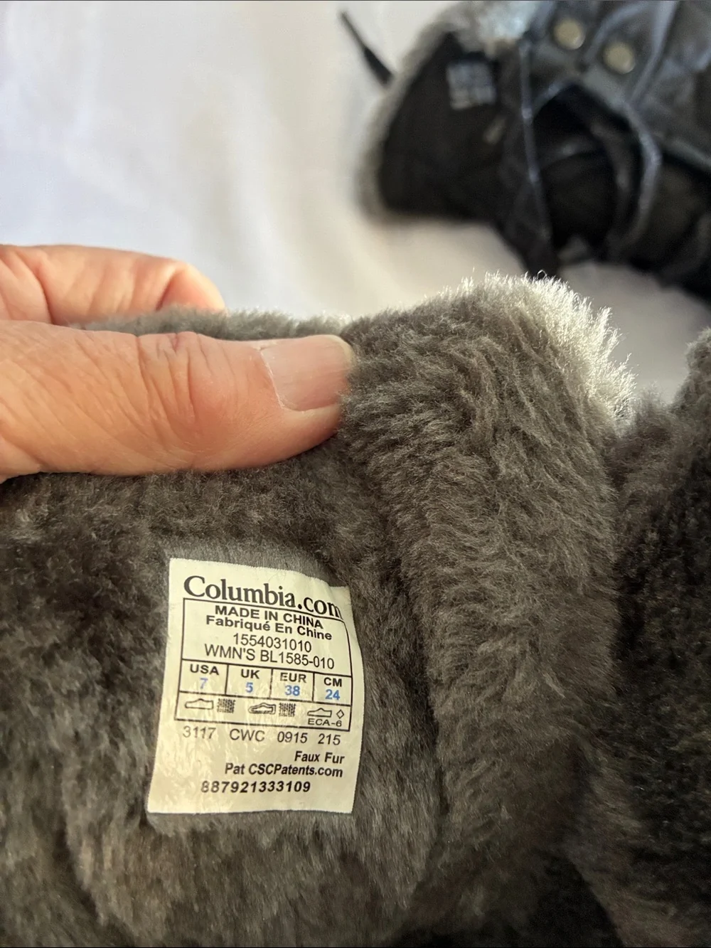 Columbia Quilted Waterproof Winter Boots in Black with Faux-Fur Trim